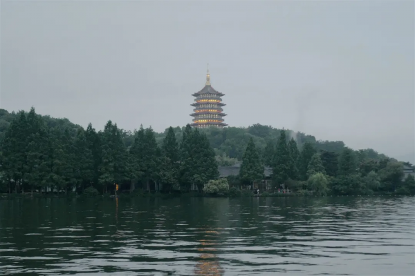 你以為是西湖,並不是真正的西湖 你以為是西湖,並不是真正的西湖