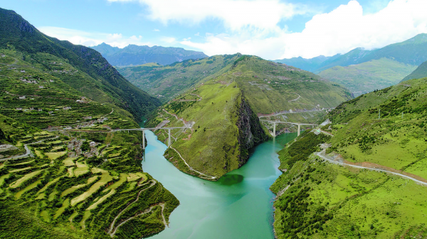 比三峽還高114米！16年耗資664億，中國最高土石壩正式投產發電