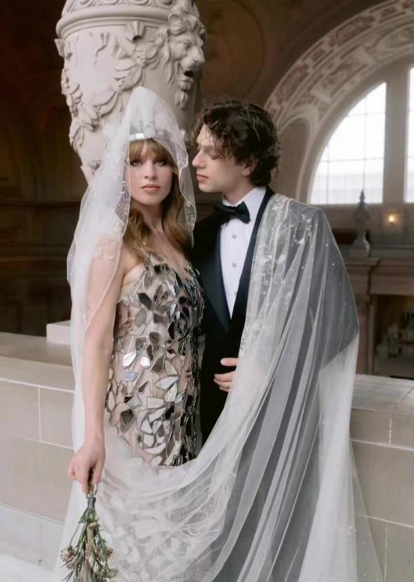 這才是真正的世紀大婚!前世界首富孫女出嫁,身上婚紗來頭不小 這才是真正的世紀大婚!前世界首富孫女出嫁,身上婚紗來頭不小