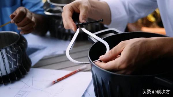 一口帶翅的鍋,進烤箱入火海 一口帶翅的鍋,進烤箱入火海