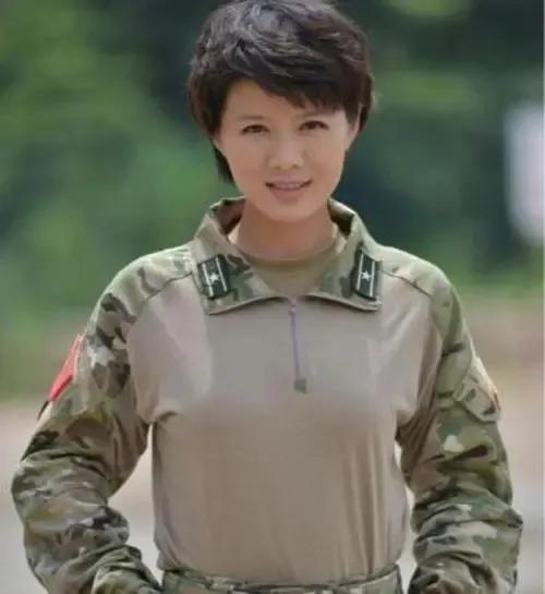 矯揉造作就別演軍旅劇了，這9位女星告訴你，什麼叫軍人那股勁兒