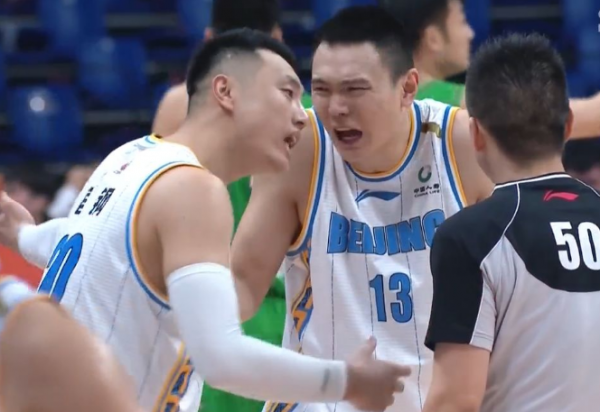 翟曉川朱彥西和女記者互懟!球技學不了詹姆斯,球品學學不成嗎? 翟曉川朱彥西和女記者互懟!球技學不了詹姆斯,球品學學不成嗎?