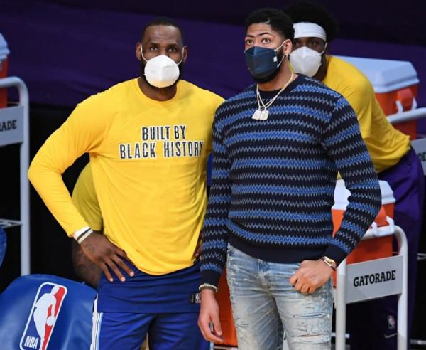 NBA：同樣是被當寶寶打，湖人隊與籃網隊的區別