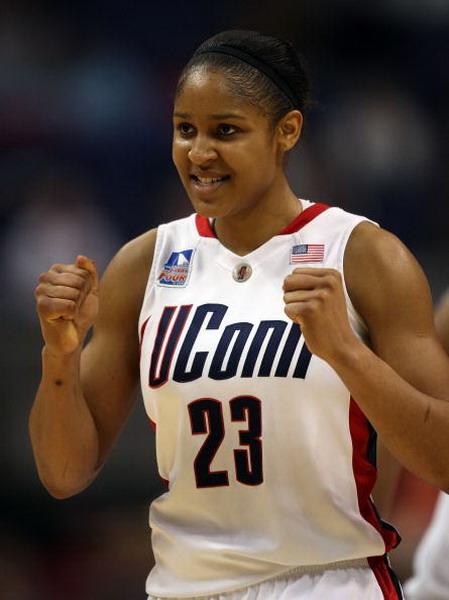 瑪雅·摩爾：人稱&quot;女喬丹&quot;，帶山西女籃3連冠，她是怎樣的存在？