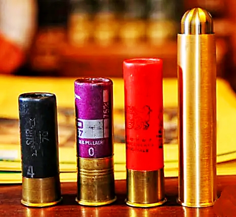 盡重21斤 拿獨頭霰彈做彈藥 世界上最大號的轉輪手槍 沒有之一