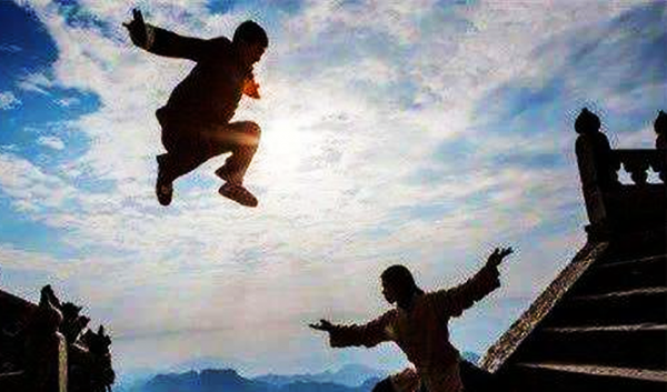 流浪少女被和尚收留，將武功全數傳授給她，不料竟被其偷光積蓄