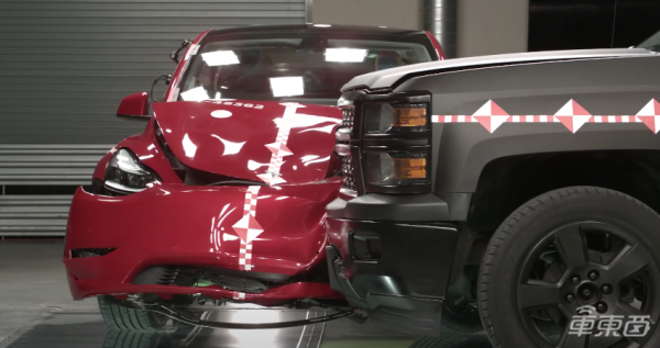 特斯拉釋出最新碰撞技術,0.01秒內做判斷,可定向開啟氣囊 特斯拉釋出最新碰撞技術,0.01秒內做判斷,可定向開啟氣囊