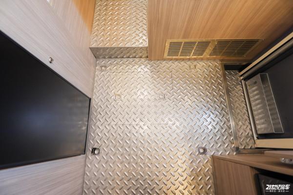 征服荒野！實拍評測中天探險者洲際越野房車，基於德國MAN打造