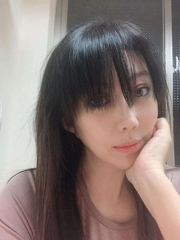 50歲女星腸爆裂送ICU！住院12天恢復意識，曾流產10次兒子患重病