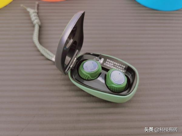 二次購買，哈曼聲學調校+無耳翼設計，JBL X600TWS果然沒讓我失望