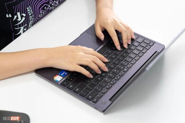 華為這次釋出的「新手機」，竟然還是一臺電腦