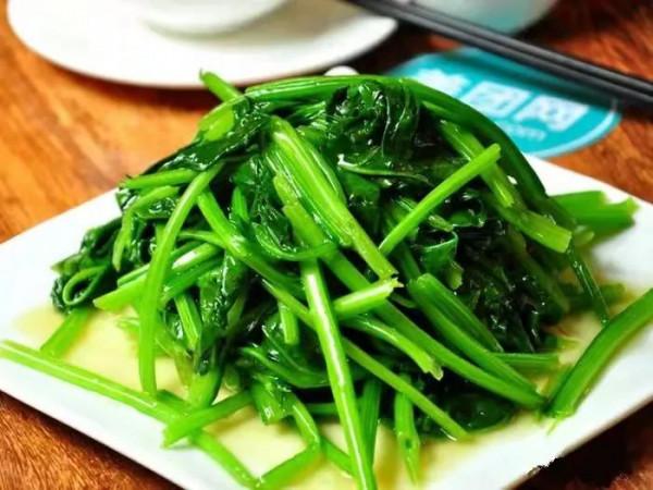 冬季口乾舌燥易上火？這“五菜三果”不能少，水分充足營養高