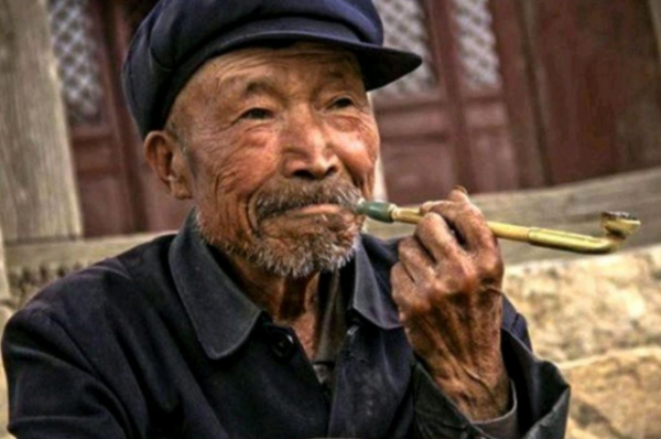 “吃飯大汗，一生白乾”是什麼意思？吃飯時經常出汗意味著什麼？