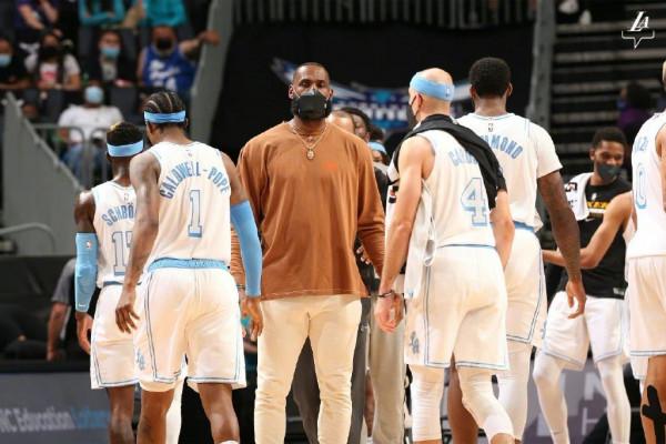 場均11分,三分球命中率50%,是金子總會發光!記得以後別回湖人 場均11分,三分球命中率50%,是金子總會發光!記得以後別回湖人