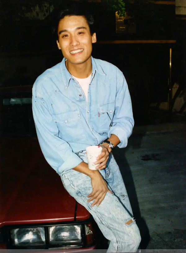 1983年，梁家輝在故宮留下了一輛腳踏車，38年過去車子還在