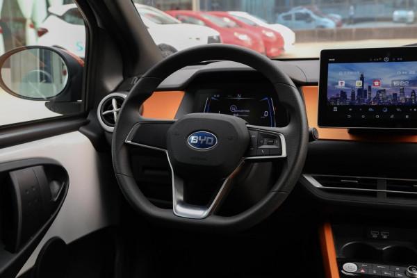 簡單聊聊比亞迪e1，沒有刀片電池和“龍顏”設計，但勝在價格親民