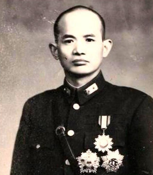1949年，蔣介石正在別墅午睡，侍衛長推門而入：共軍衝破長江防線