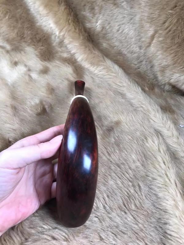 彎如牛角朝天，器古雅而難尋！好漂亮的海南黃花梨菸斗