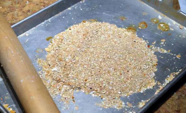 養花的“舊土”加點“廢物”，又肥的流油，養花一級棒