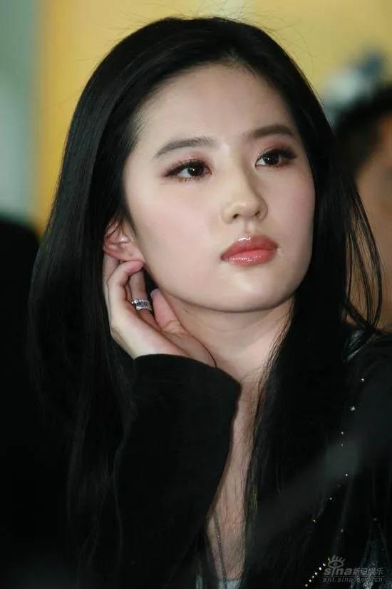 撲面芳香迎面襲人的美，劉亦菲精美大圖集