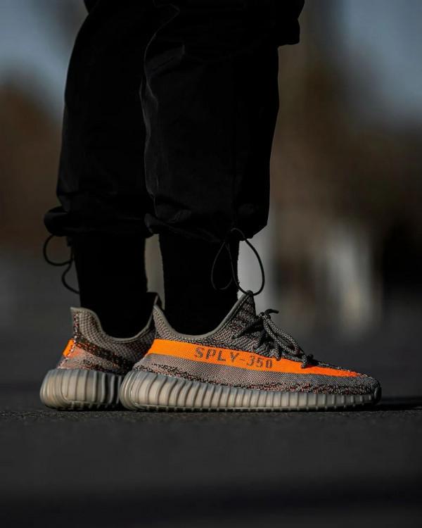 月買鞋花了 2W 多!一雙 Nike 血虧!但有個市價翻 5 倍 月買鞋花了 2W 多!一雙 Nike 血虧!但有個市價翻 5 倍