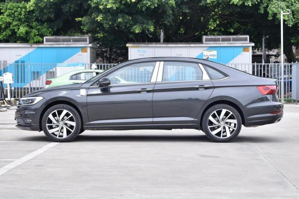 試駕速騰280TSI DSG卓越版，售價16.59萬，外觀大氣配置高，不香？