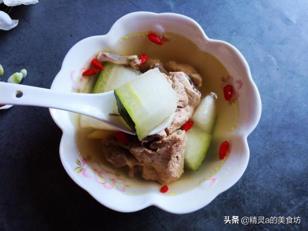 天冷多給家人做這湯喝,有肉有菜,熱乎乎地燉上一鍋,鮮香還暖胃 天冷多給家人做這湯喝,有肉有菜,熱乎乎地燉上一鍋,鮮香還暖胃