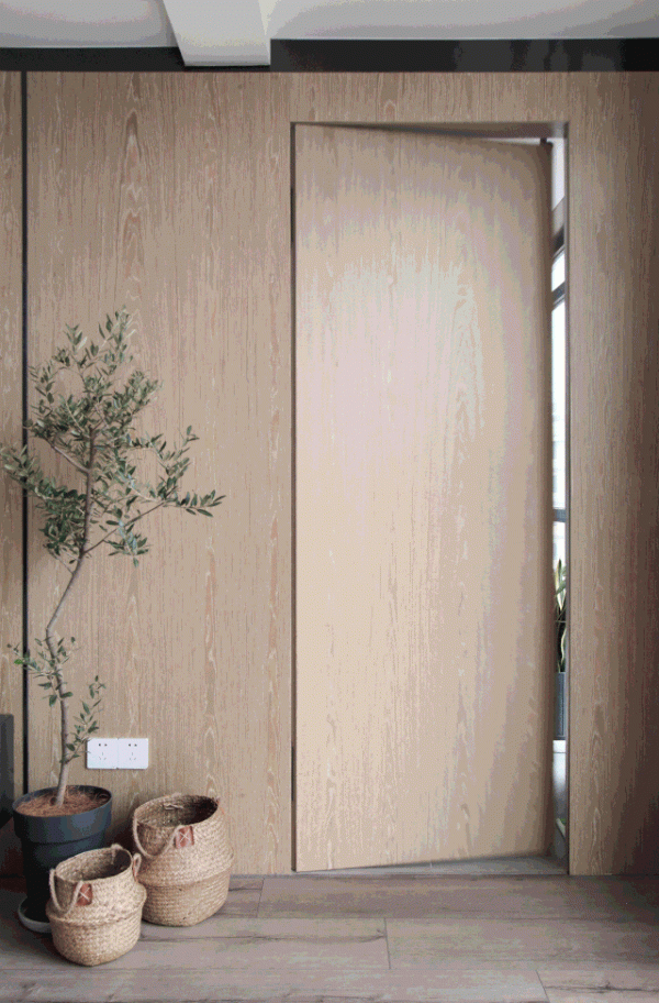 陽臺通往裝置平臺，我不多佔用面積，就把門換了，這不算違建吧？