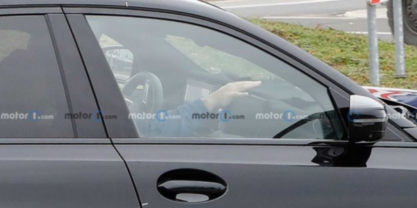 疑似新款3系諜照曝光，內飾迎來大升級，並有可能帶來四驅系統