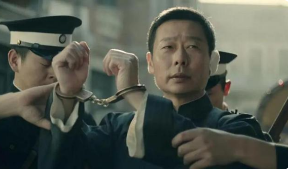 王志飛的同學，在《前行者》中人設不討喜被吐槽，現實中經歷勵志