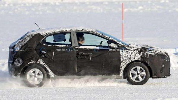 “9元時代”下的低油耗小型車 新款現代HB20諜照 “9元時代”下的低油耗小型車 新款現代HB20諜照