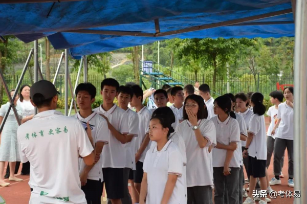 教育部：提高體育教師的專業化水平和教學能力。體育老師忙壞了