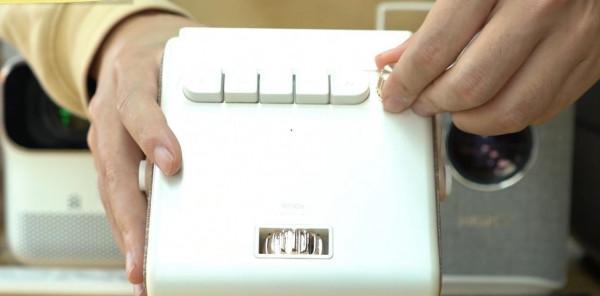 五款千元投影儀對比測評！哪一款值得購買？