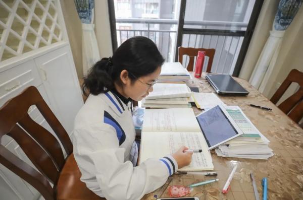 高考過後會發現，“走讀生”和“住校生”的差距太明顯，別選錯了