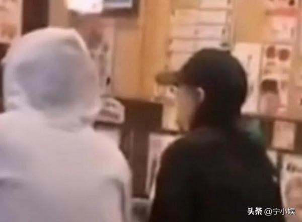 2022年，娛樂圈的瓜多糖更多，從情侶到夫妻，一對比一對甜