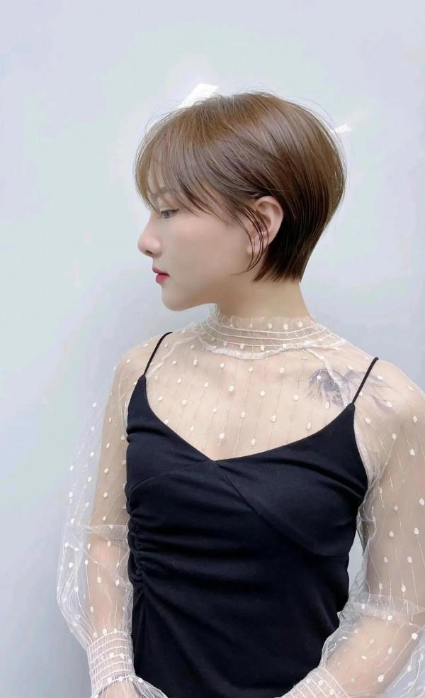 理髮店最常剪的短髮造型，冬天也適合