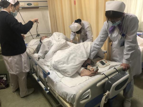 美媽凌晨拔火罐欲解痠痛，不料發生悲劇，從此全身戴上“緊箍咒”