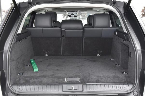 百公里加速6&period;3秒 這個大塊頭也可以很快！路虎攬勝運動版PHEV