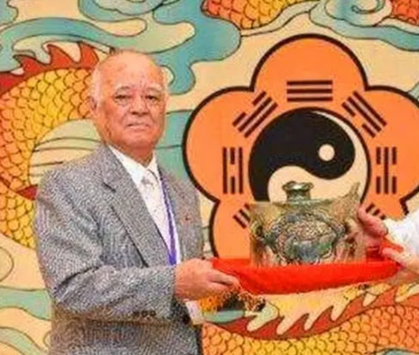 他是隱藏在我國34年的日本特務，竊走上百條資訊，2016年終被抓獲