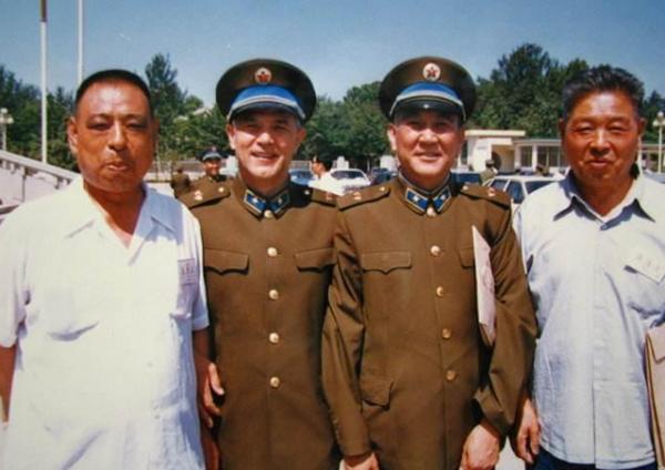 2018年林虎將軍病故北京，遺物除了手槍匕首飛行裝具，另有結婚照