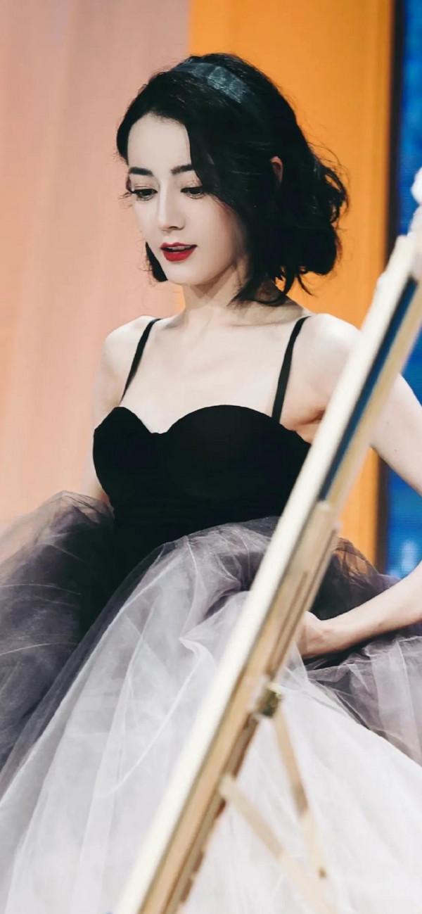 迪麗熱巴 | 愛我所愛，千夫所指亦不改