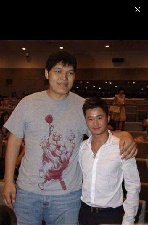 12張尷尬明星照：楊穎頓時變跟班，吉克雋逸劉亦菲像“黑白雙煞”