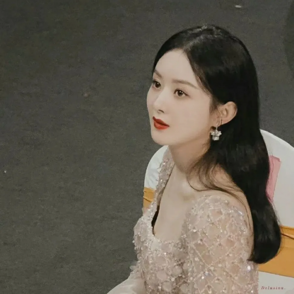 生圖美過精修，趙麗穎靠側顏封神了