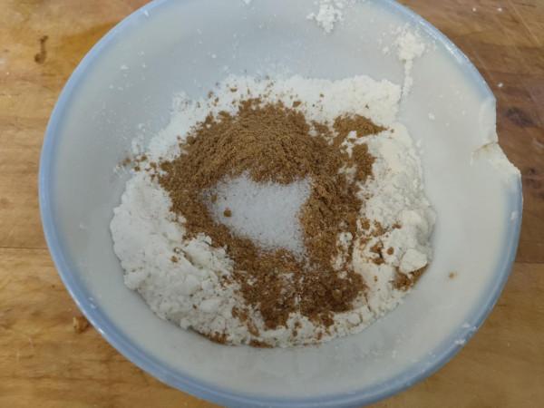 自從學會早餐餅這樣的做法，我家早餐很少買，8分鐘出鍋，太香了