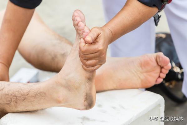 血管中“藏有”血栓，腿部會出現異常嗎？2種跡象該多留意了