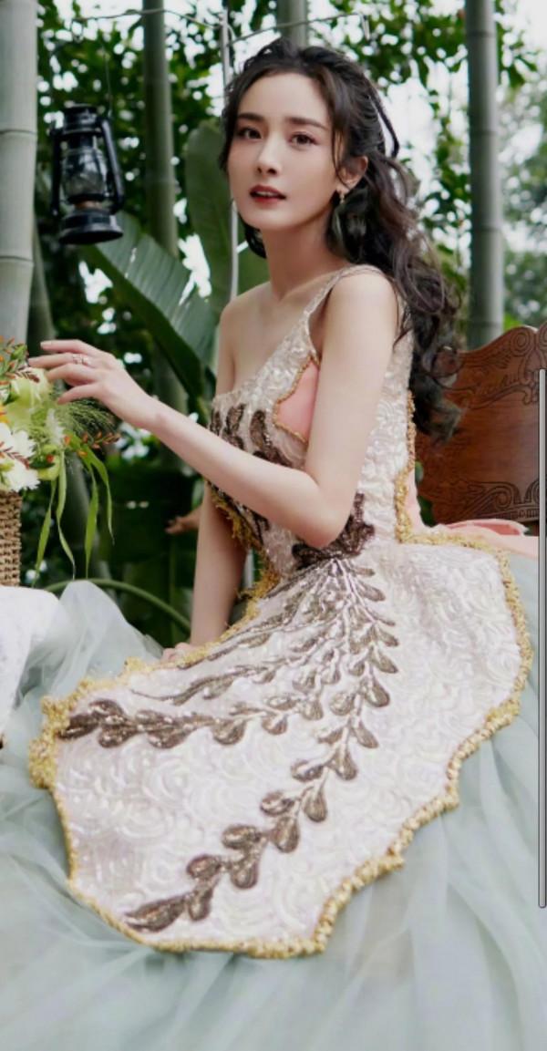 花仙子的媚惑，楊冪