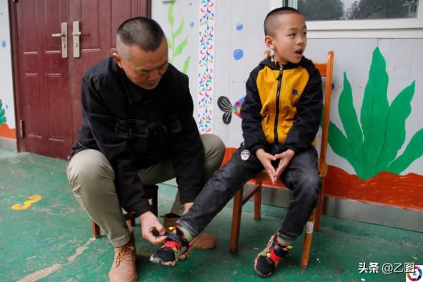 一家五口四人患病，重病妻子留下800元離家：把錢留給兒子看病