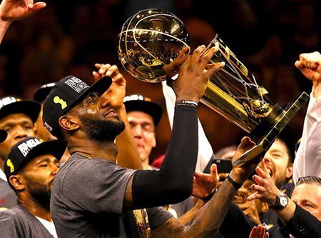 翻遍NBA歷史,只有3人算是“單核奪冠”,喬丹詹皇均無緣 翻遍NBA歷史,只有3人算是“單核奪冠”,喬丹詹皇均無緣