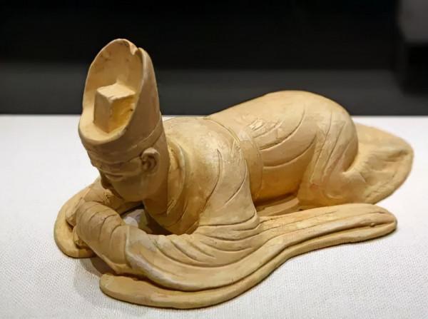 中國成員該不該給韓國人下跪拜年？順便再科普下跪拜禮