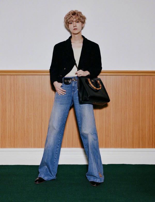 鹿晗開始走“硬漢風”了，短髮+皮衣時髦帥氣，配條大金鍊真搶鏡